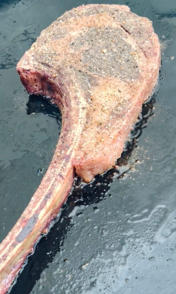 searing tomahawk on griddle